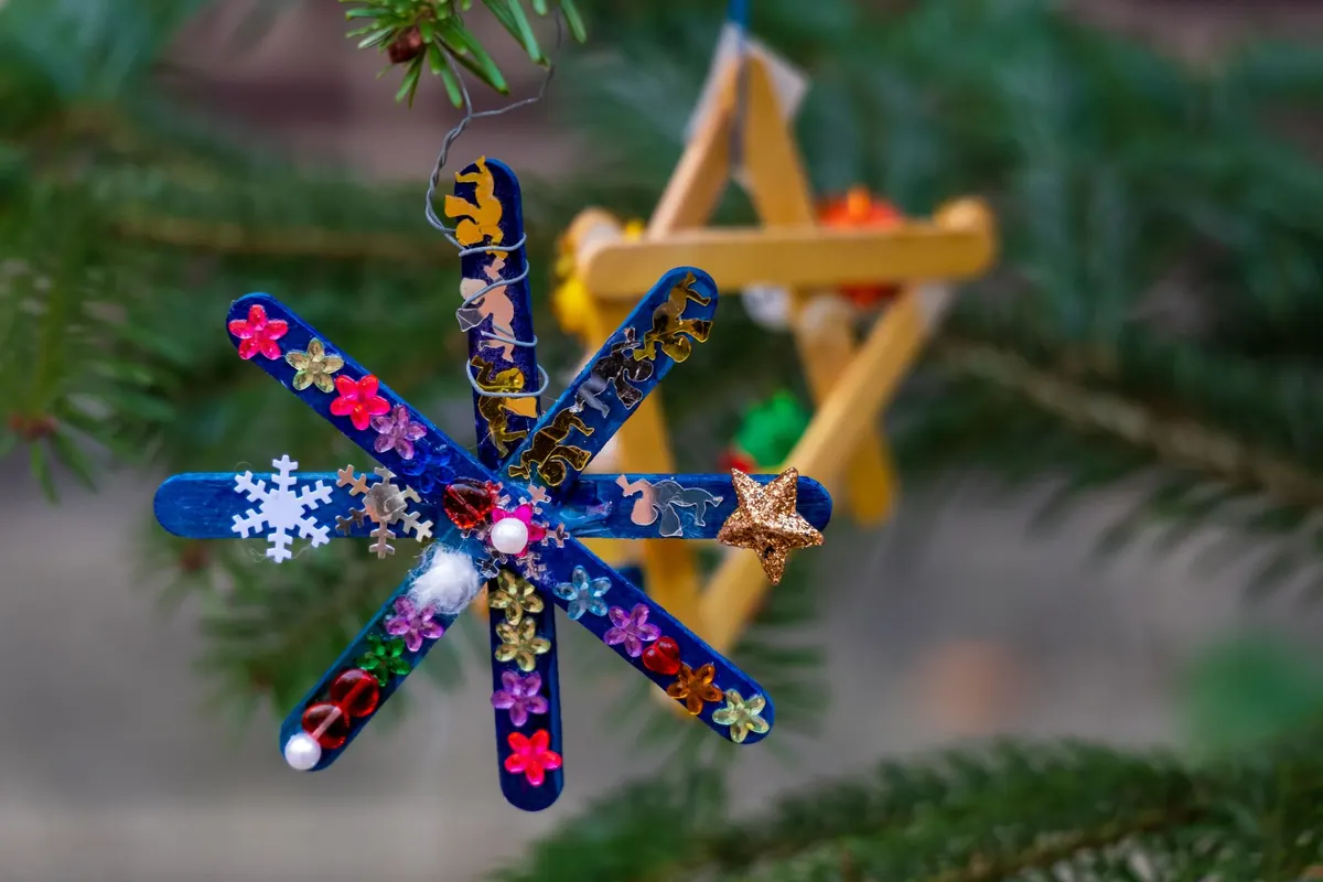 Seasonal Heraldry: Crafting Christmas Crest Decorations for Your Home